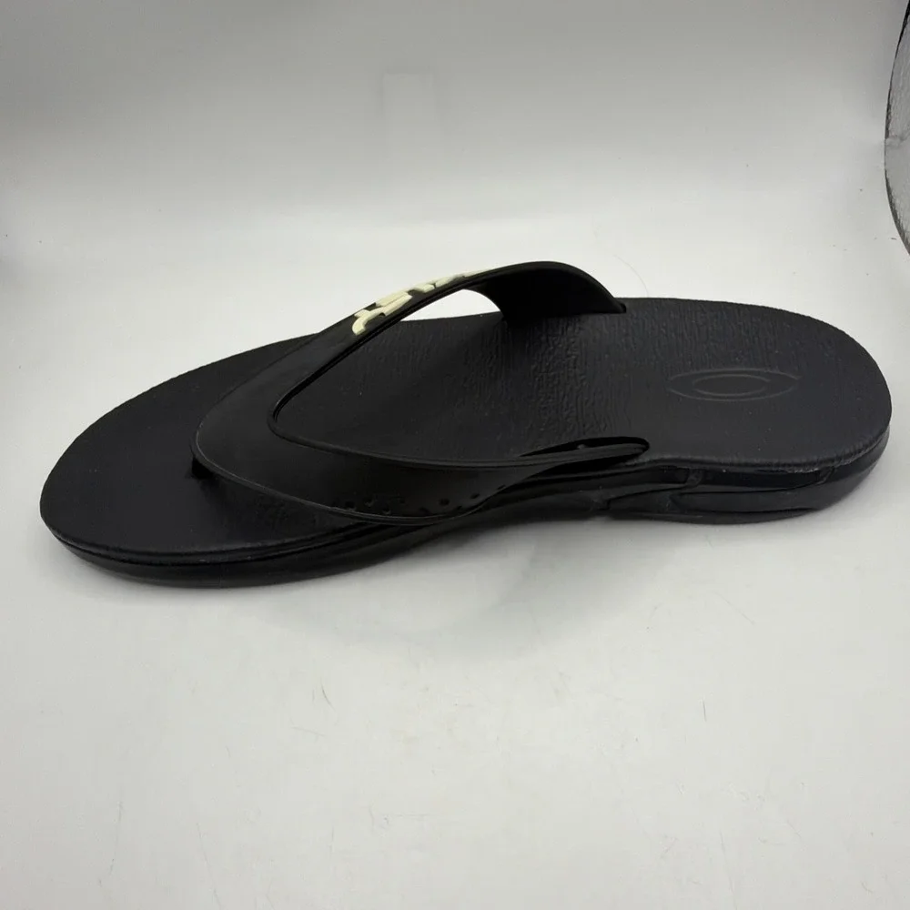Oakley flip flop